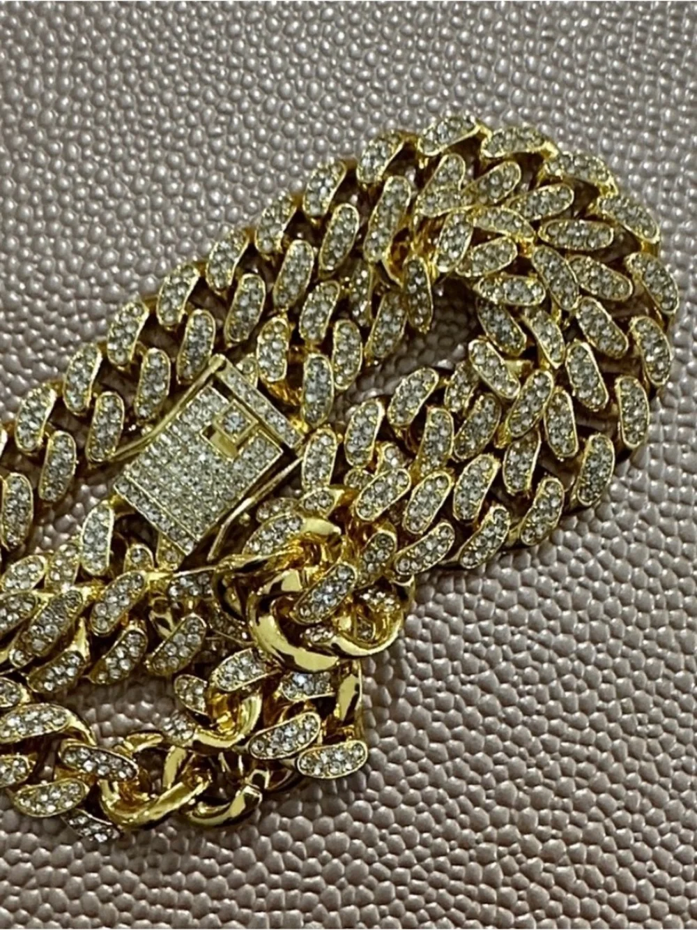 N/A stylish gold